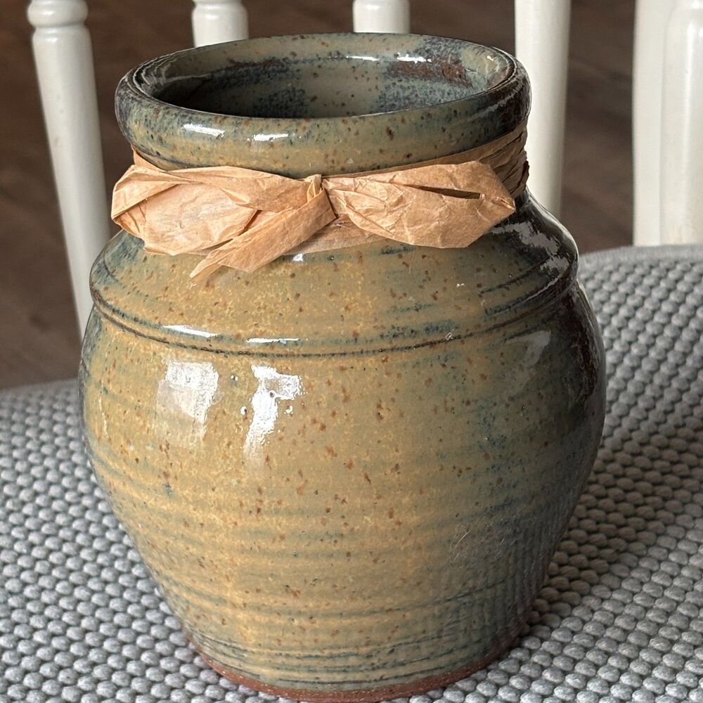 1985 Green Signed Linda Boyer Studio Pottery Vase Vessel 6.5"H x 4"